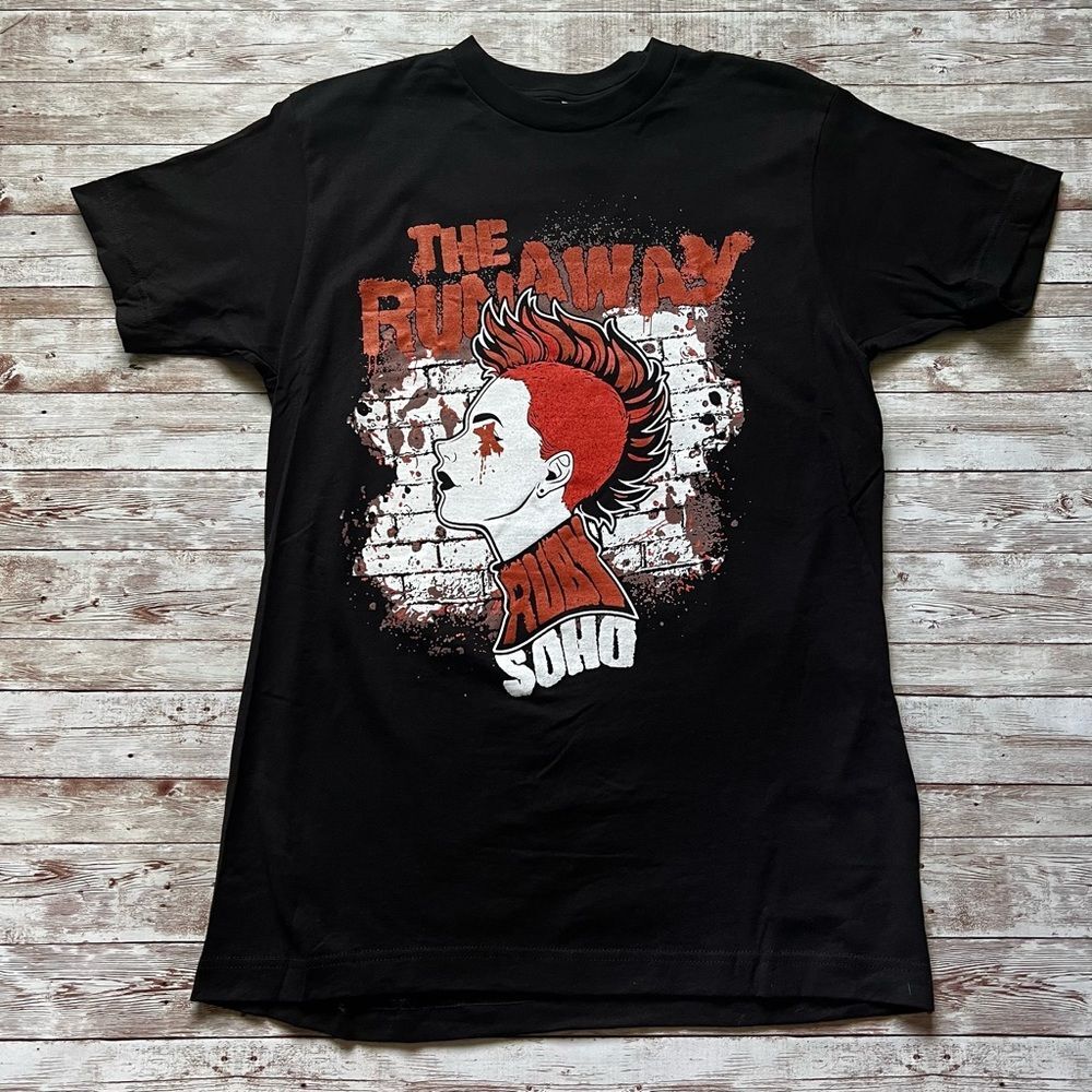 Ruby Soho Pro Wrestling Tees The Runaway Graphic Tee Black Size M